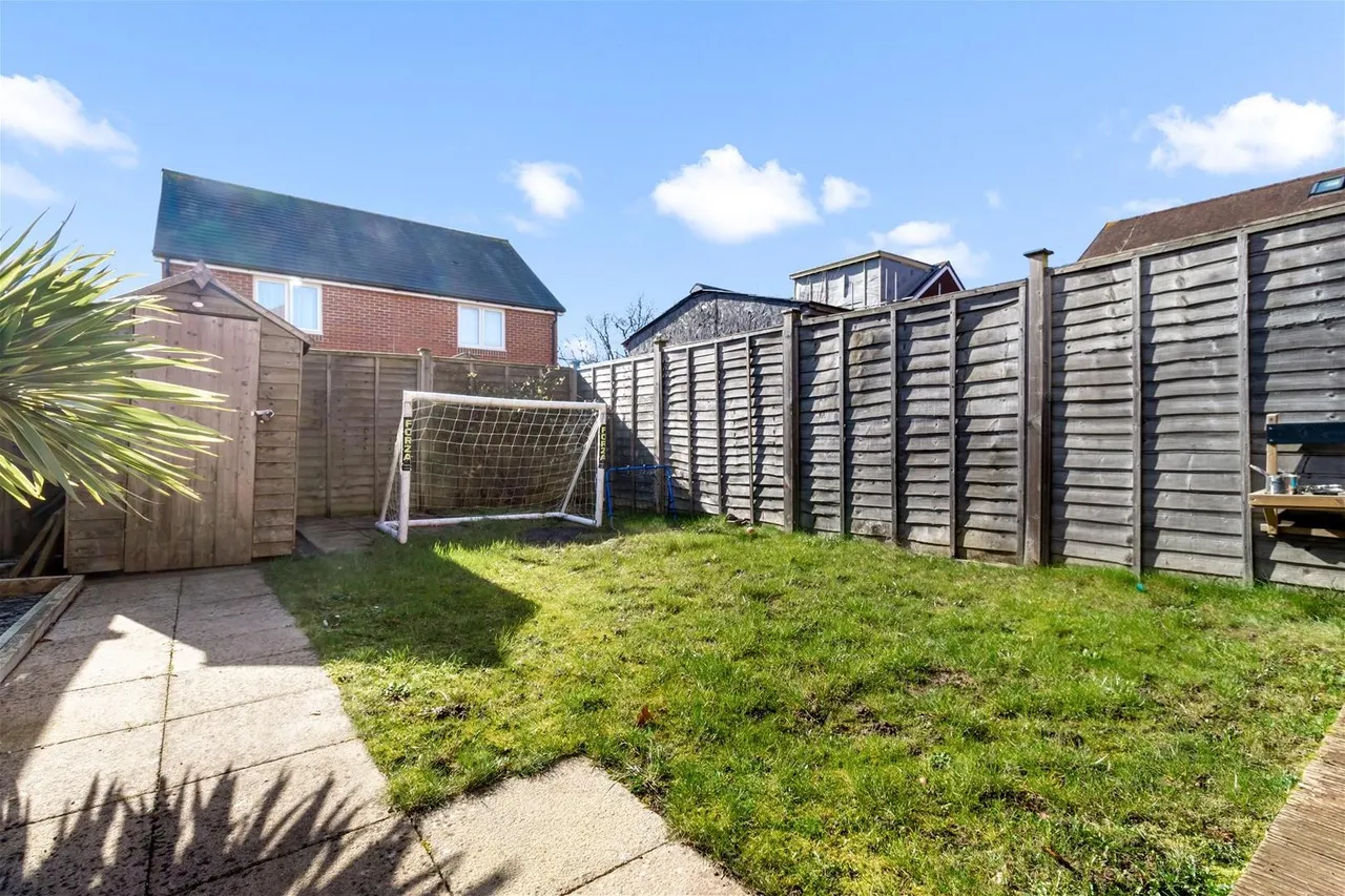 Oaksheath Gardens, Worthing, photo 8