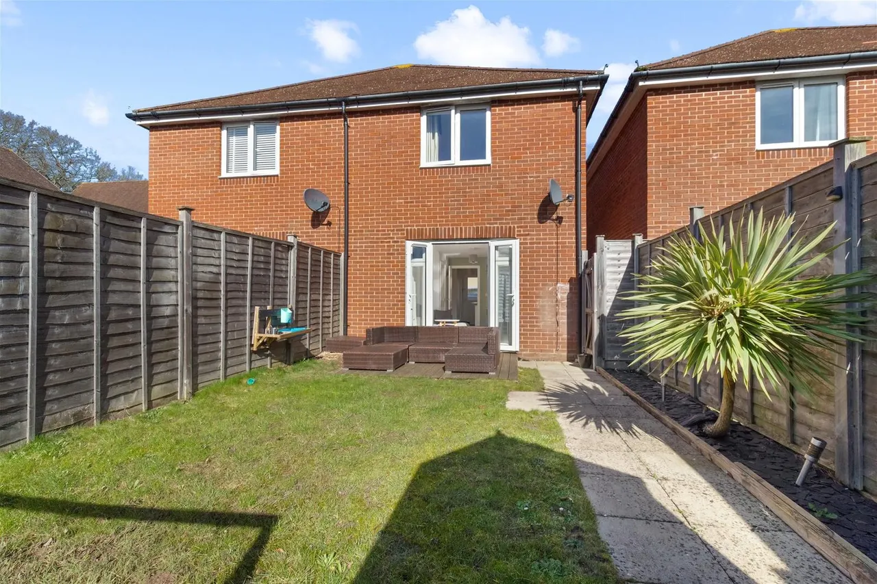 Oaksheath Gardens, Worthing, photo 17