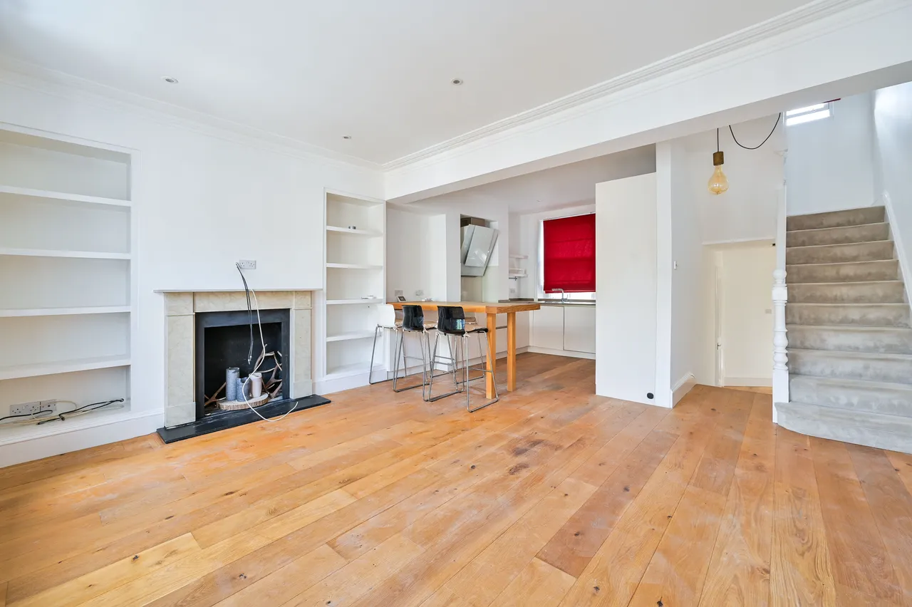 110 Brook Drive, London, photo 2