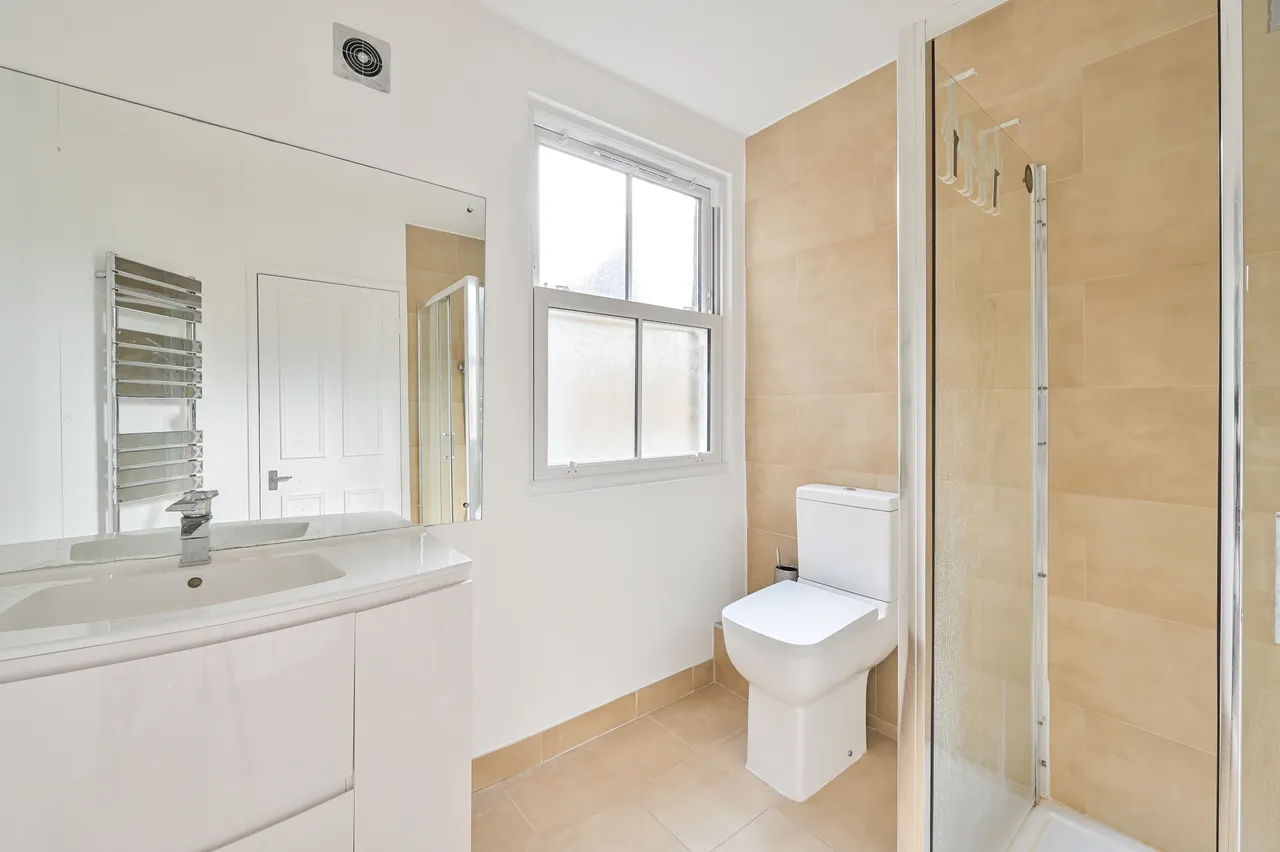 110 Brook Drive, London, photo 6