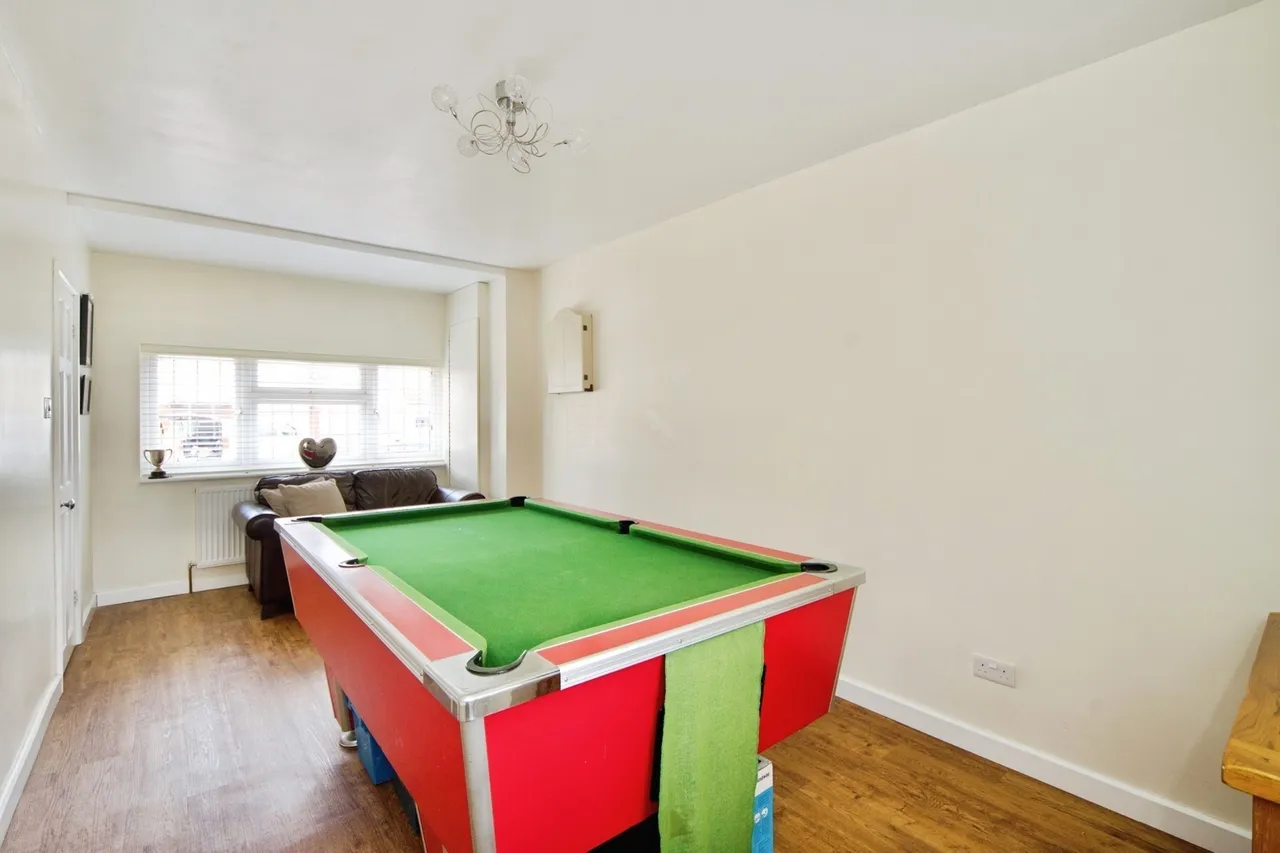 Lynwood Drive, Romford, RM5, photo 9