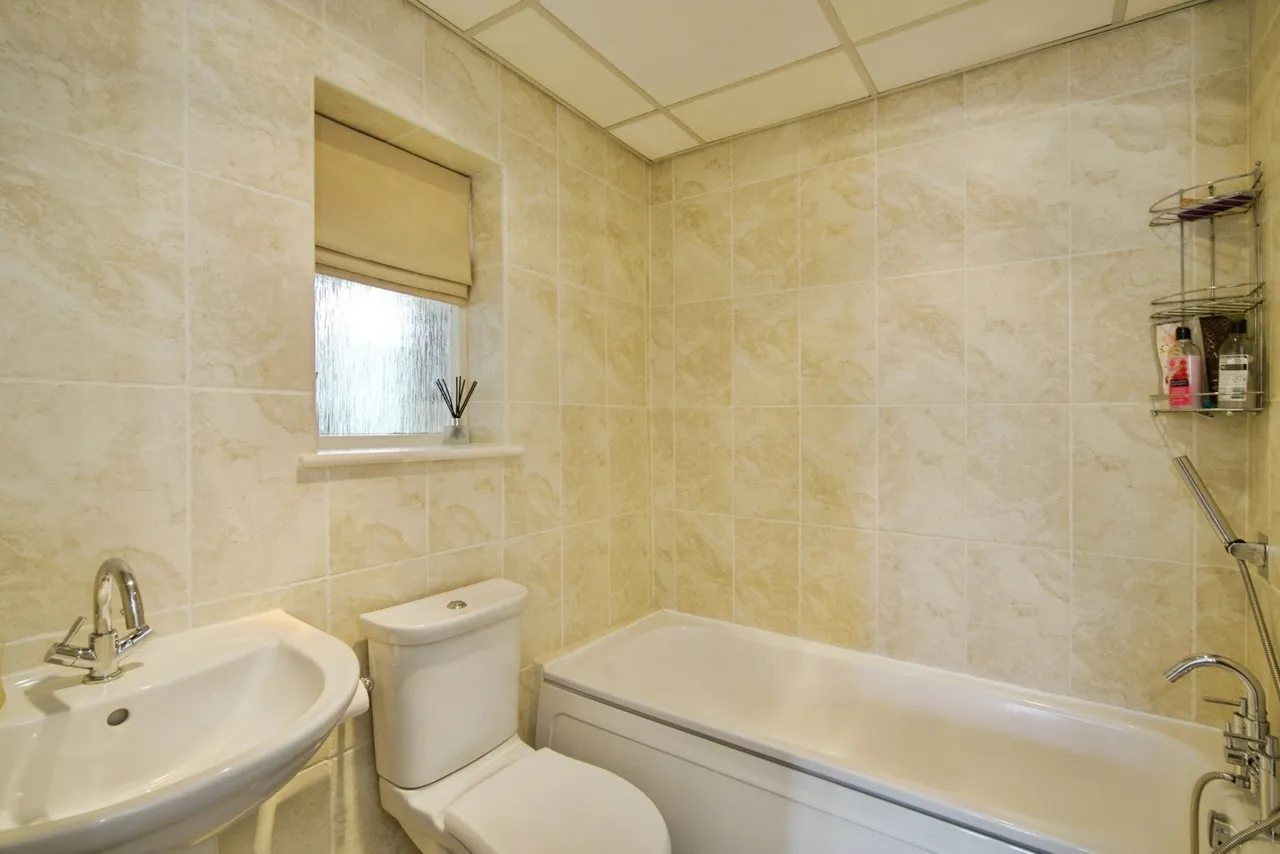 Lynwood Drive, Romford, RM5, photo 10