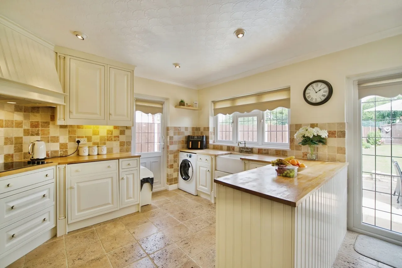Lynwood Drive, Romford, RM5, photo 3