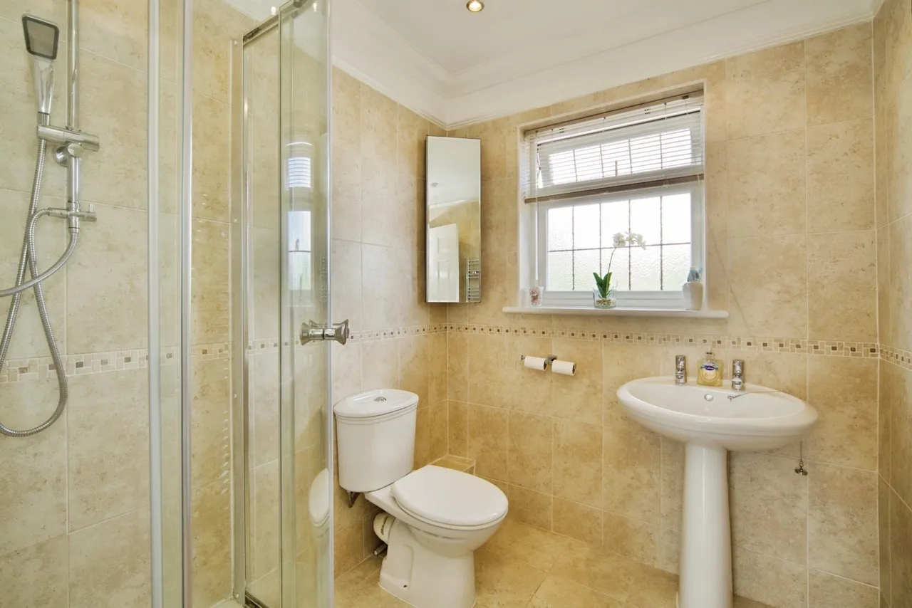 Lynwood Drive, Romford, RM5, photo 14