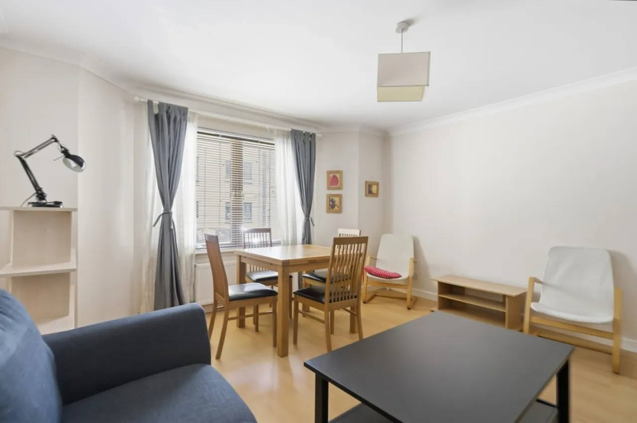 Oliphant Court, photo 9