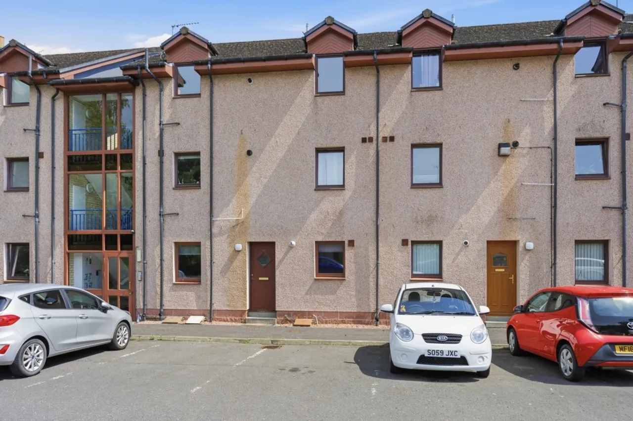 2 bed flat for sale — Oliphant Court