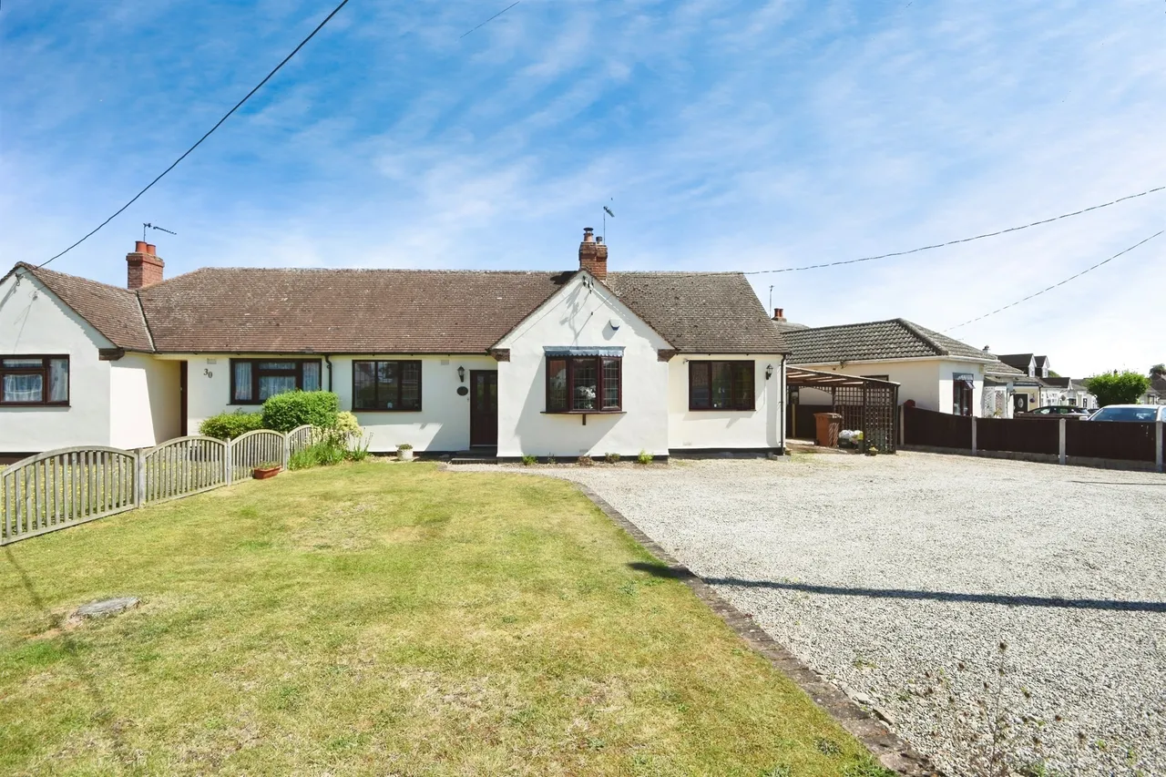 2 bed house for sale — Jubilee Avenue, Broomfield, Chelmsford