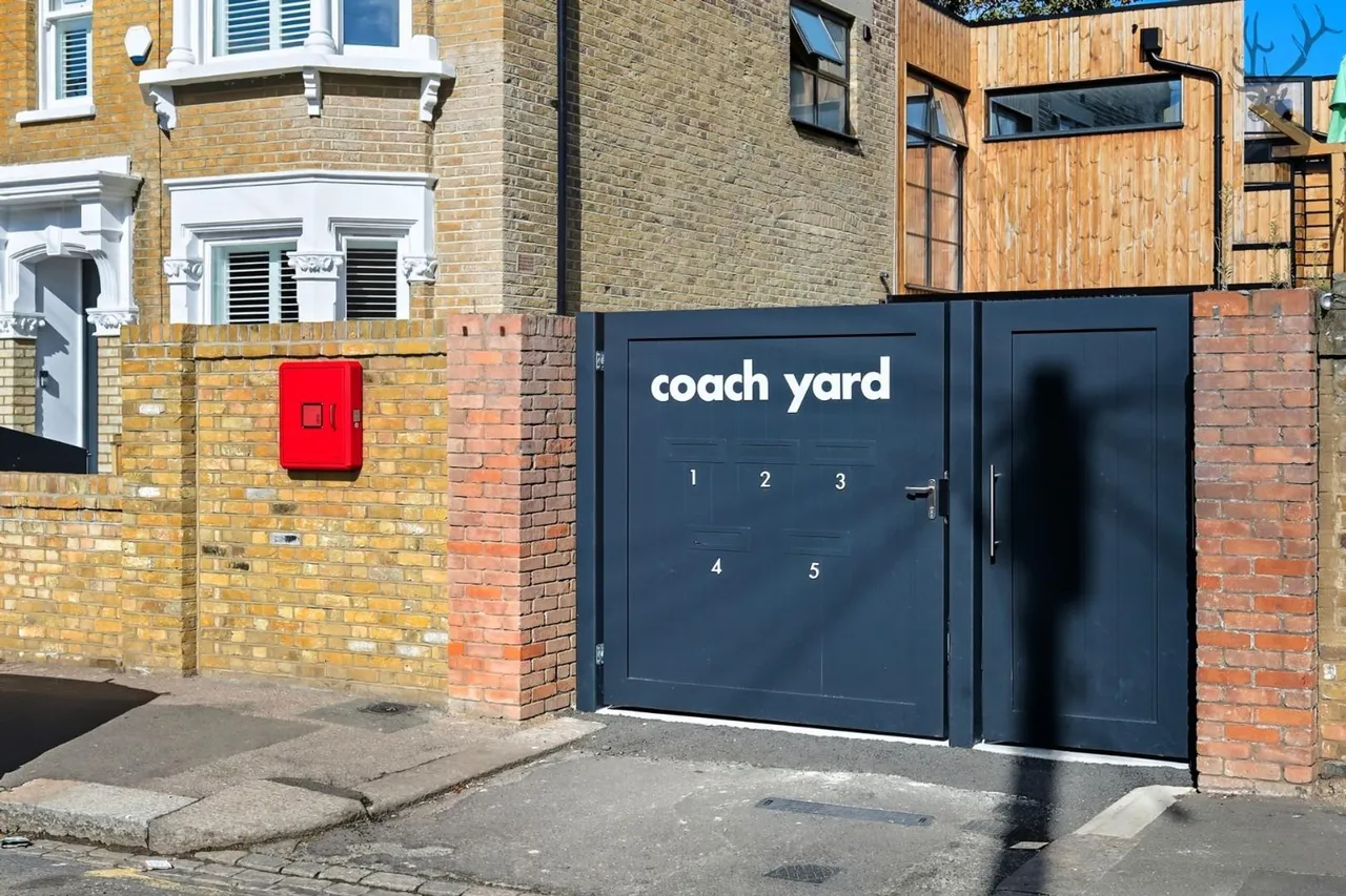 London, E10, photo 15