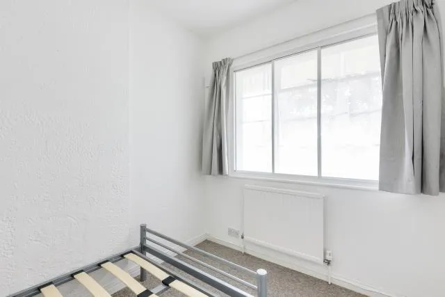 Holyoake Walk, London, N2, photo 8