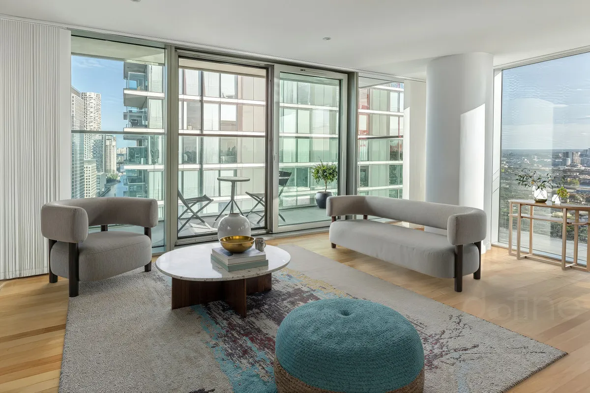 2 bed flat for sale, Landmark West Tower London, E14