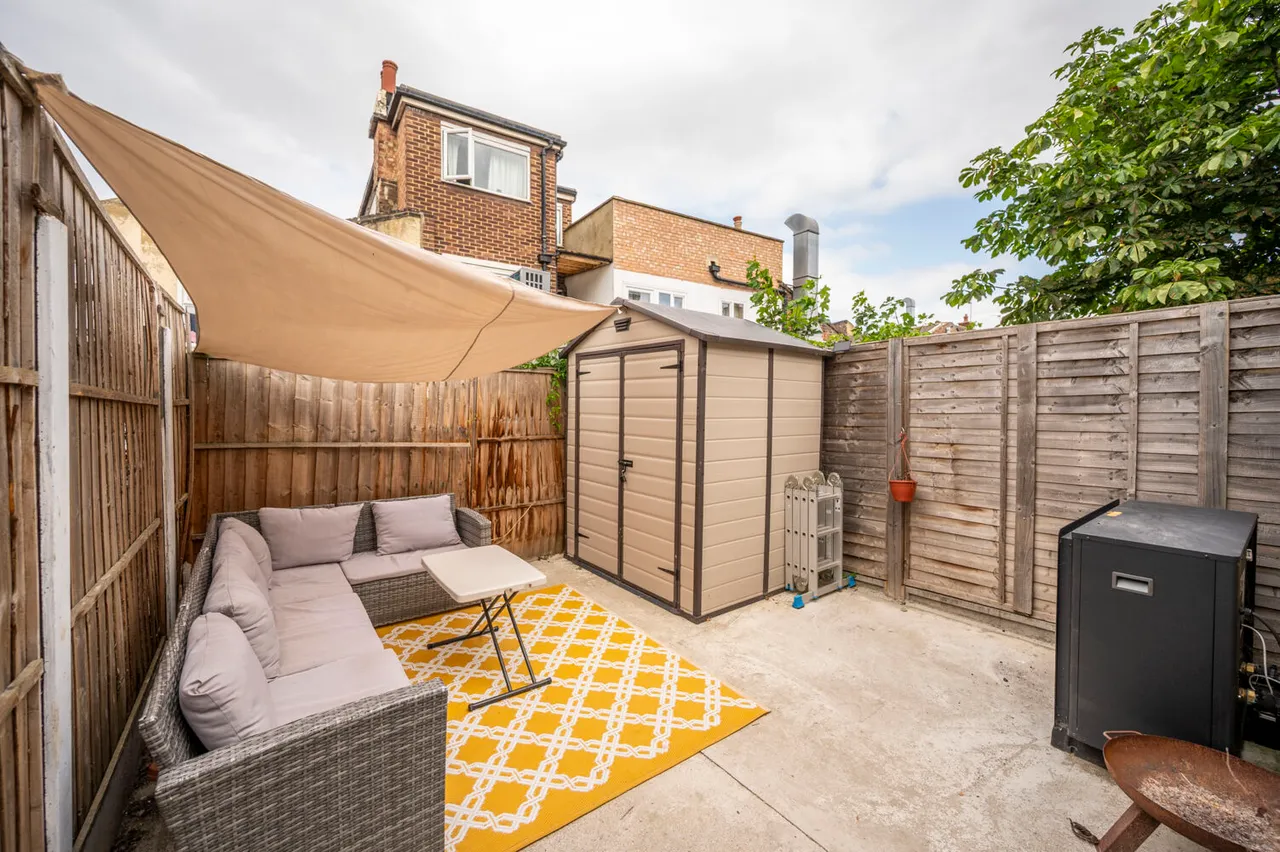 London, E13, photo 12