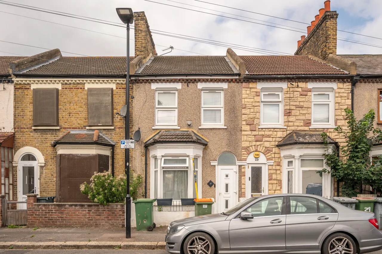 London, E13, photo 11