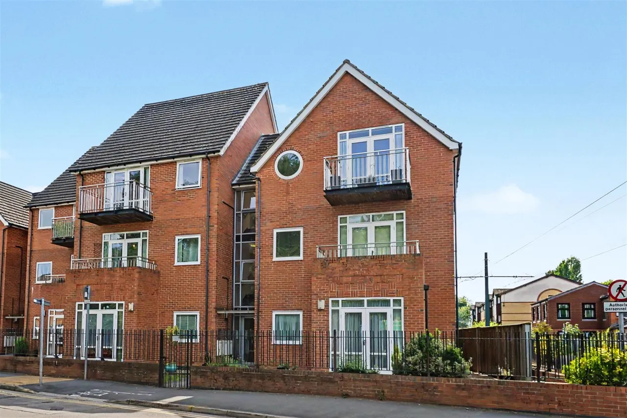 2 bed flat for sale, Brook Chase Mews, Chilwell, NG9