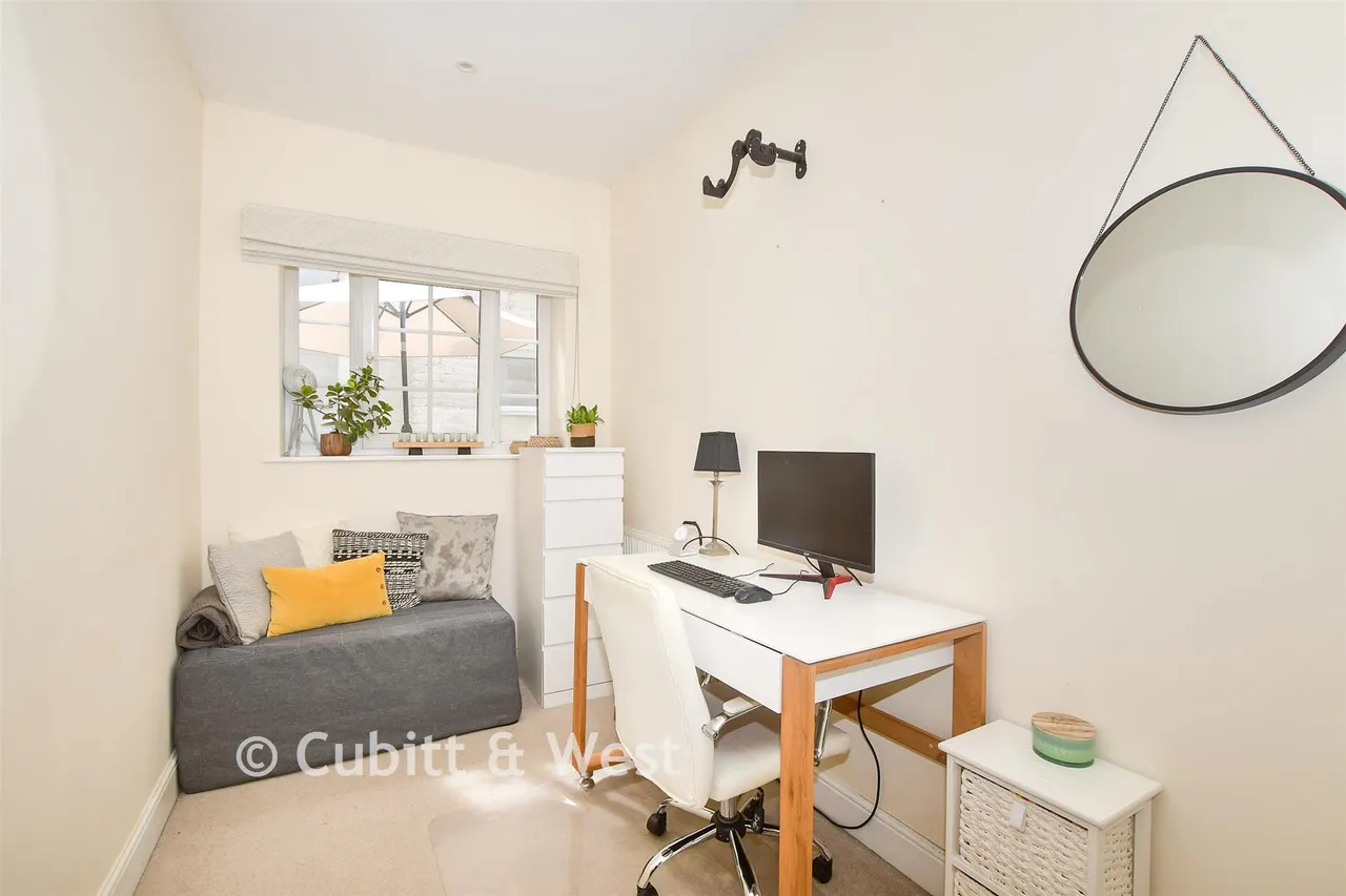 Boltro Road, Haywards Heath, RH16, photo 9