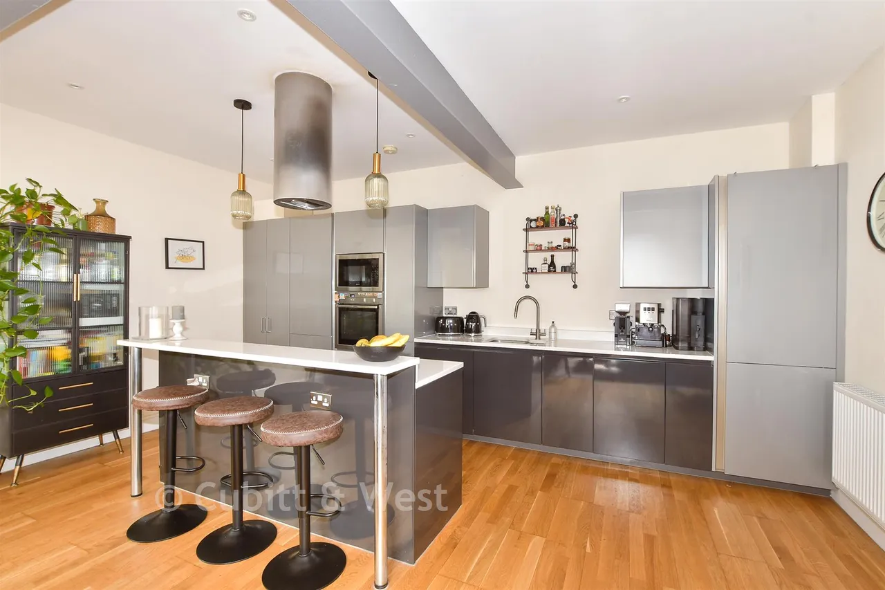 Boltro Road, Haywards Heath, RH16, photo 5