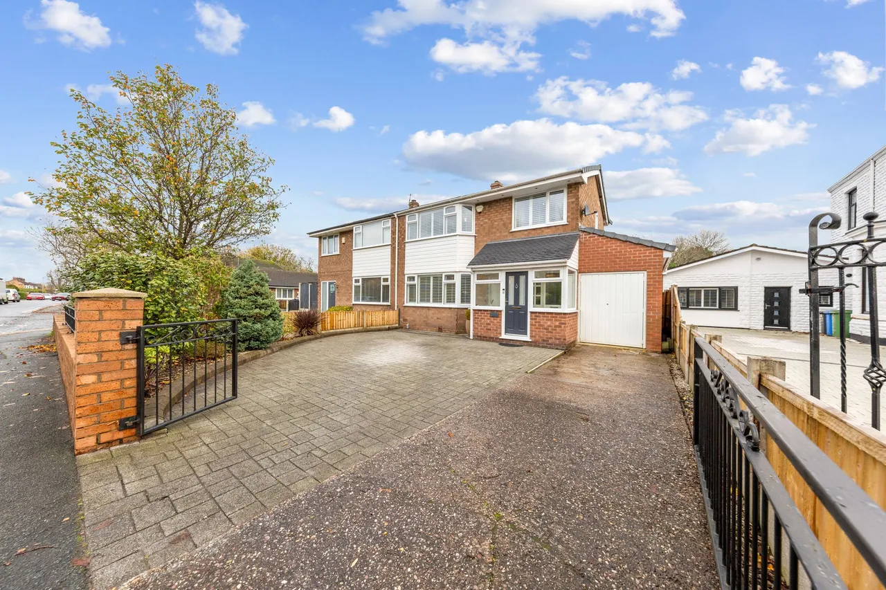 3 bed house for sale — Cinnamon Lane, Fearnhead, Warrington, Warrington, WA2 0BD