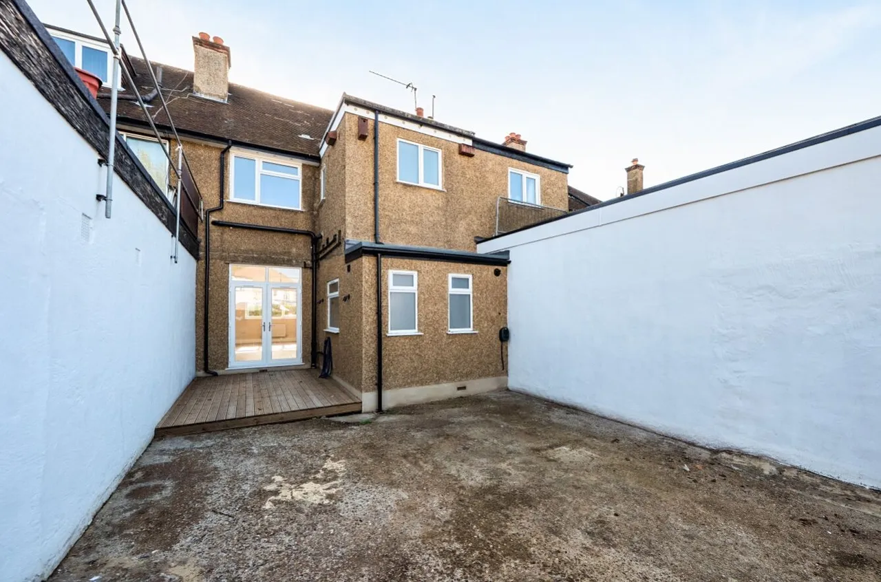Priory Road, Cheam, SM3, photo 13