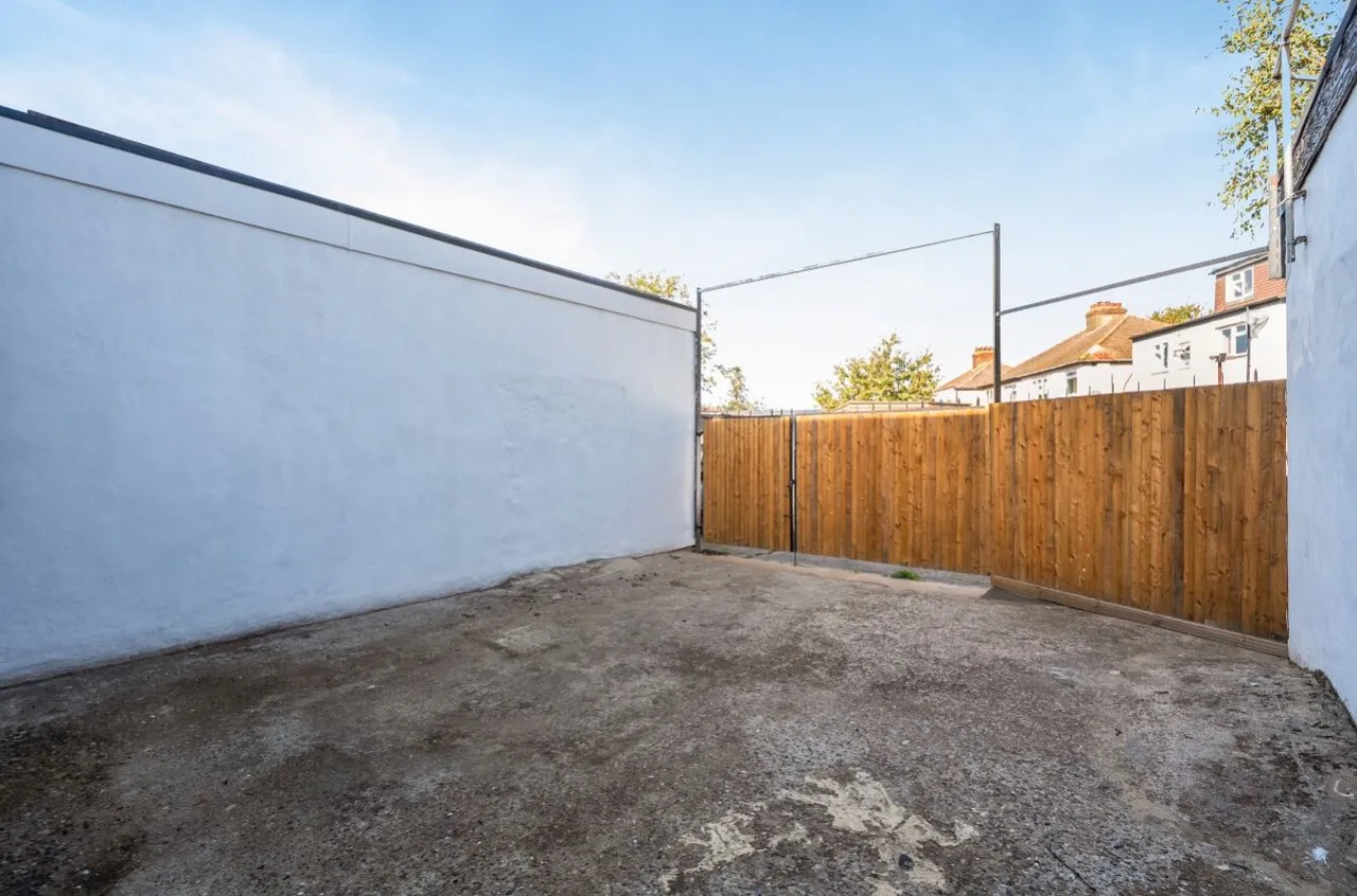 Priory Road, Cheam, SM3, photo 14