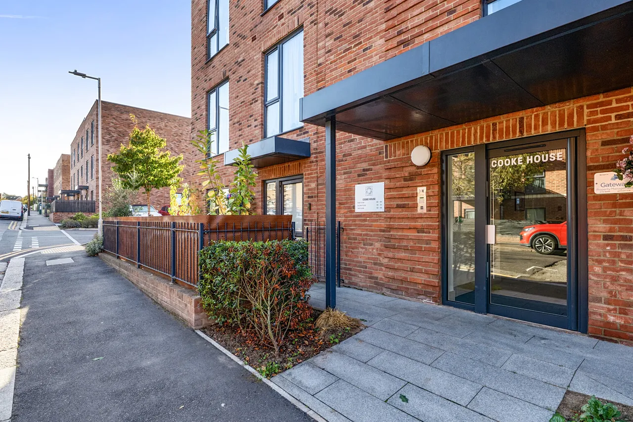 Sydney Road, Watford, WD18, photo 13