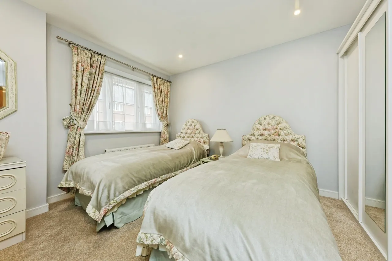 Westwood Drive, Canterbury, Kent, CT2, photo 11