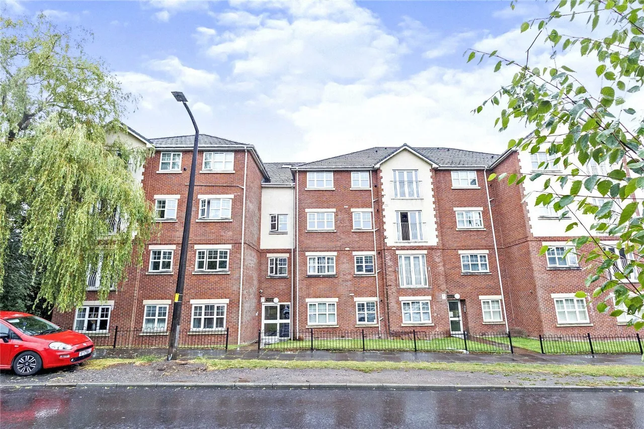 2 bed flat for sale — Wordsworth Road, Denton, Manchester, Greater Manchester, M34