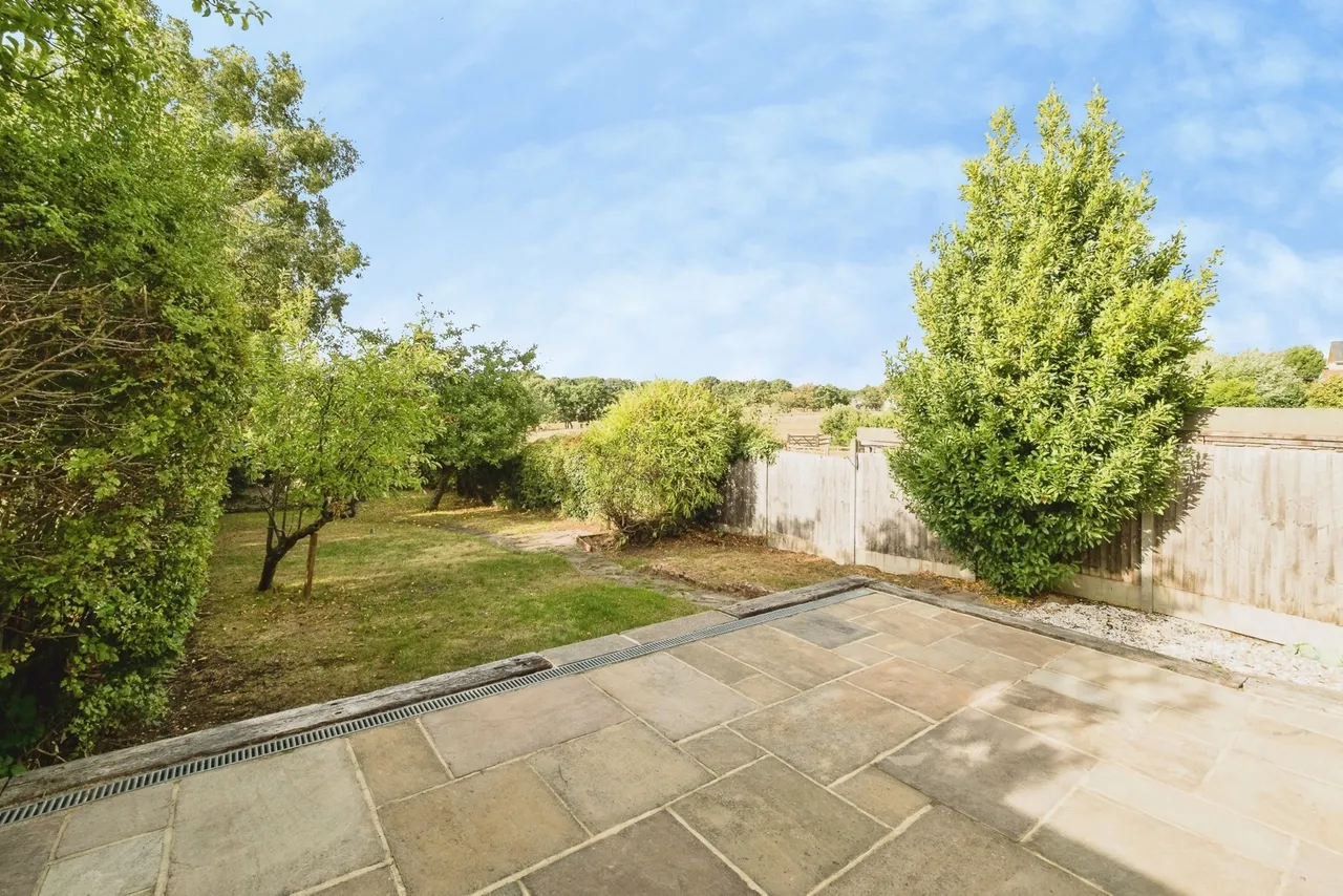 Manor Road, Lambourne End, RM4, photo 15