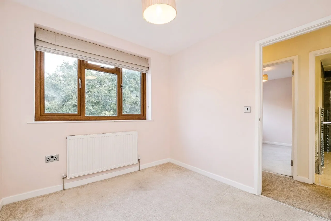 Manor Road, Lambourne End, RM4, photo 17