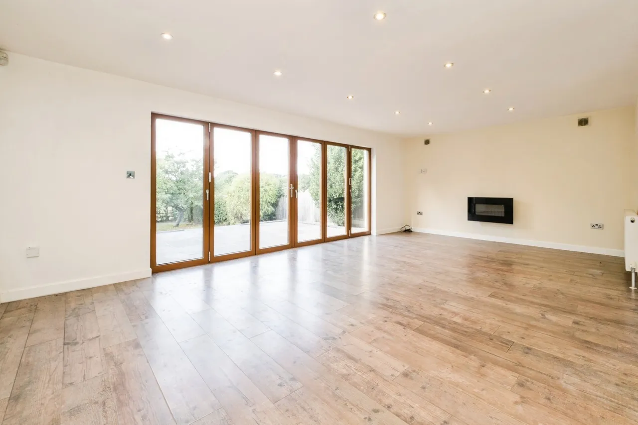 Manor Road, Lambourne End, RM4, photo 4
