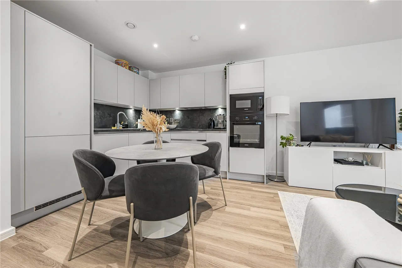 Selbourne Avenue, Hounslow, TW3, photo 4