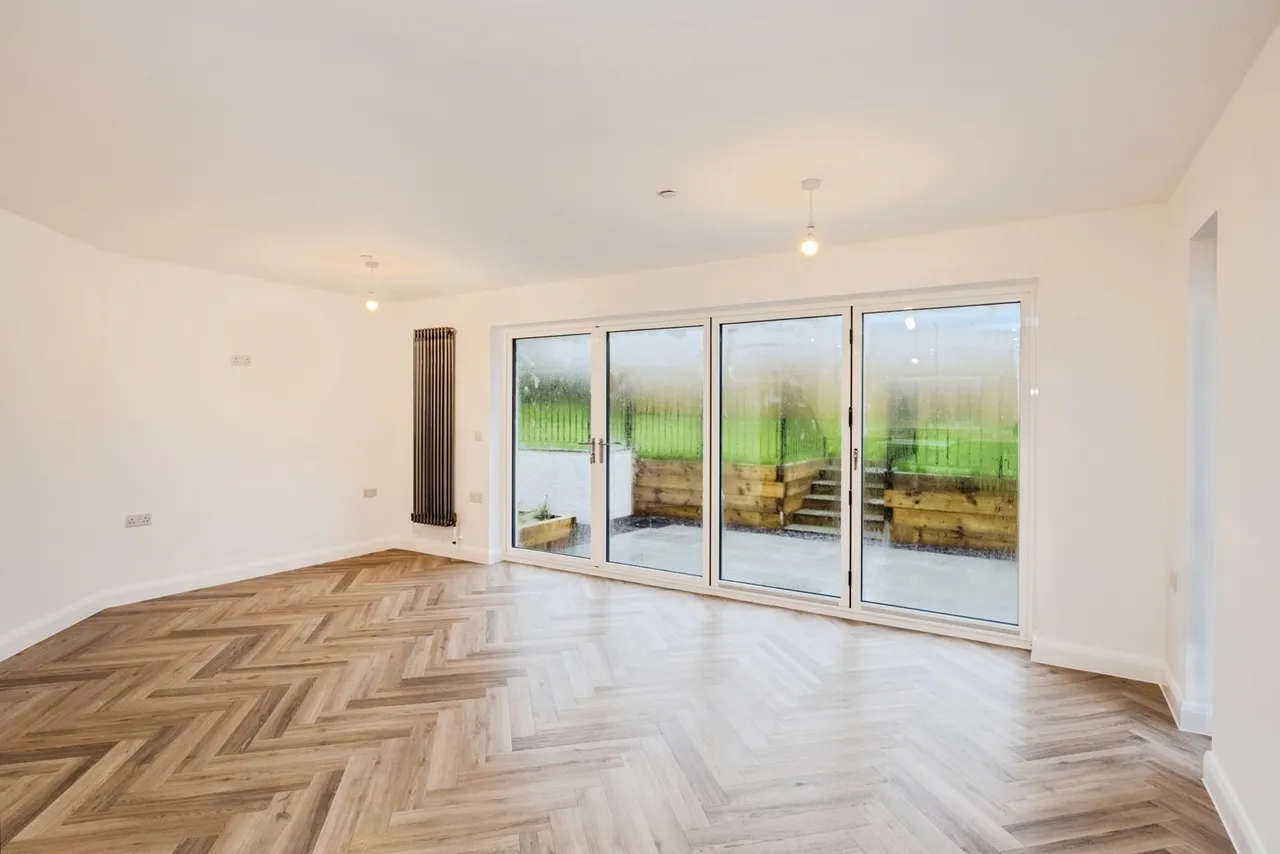 Cwrt Cwmdulais, Seven Sisters, SA10, photo 5
