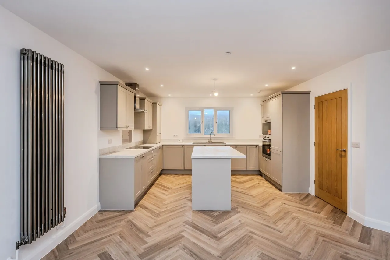 Cwrt Cwmdulais, Seven Sisters, SA10, photo 4