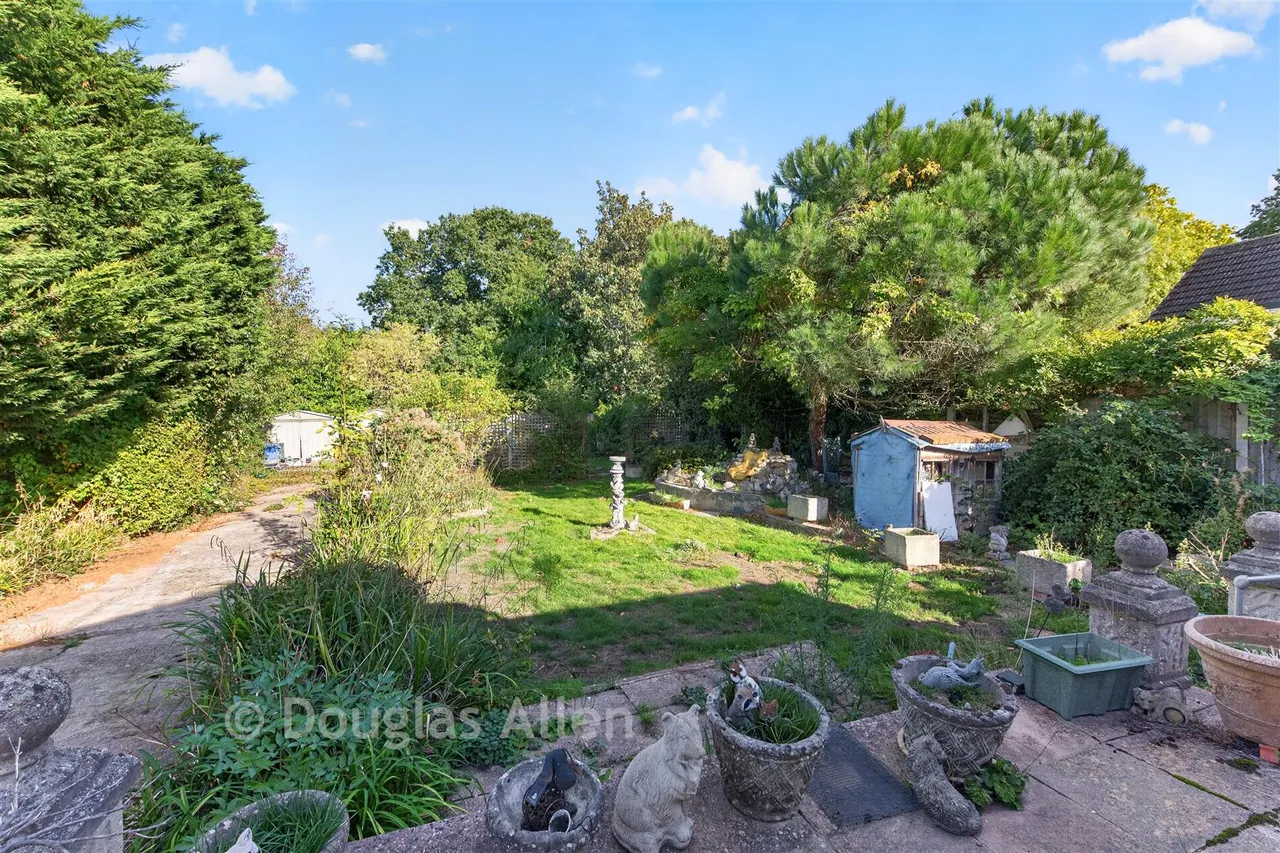 Sugden Avenue, Wickford, SS12, photo 22