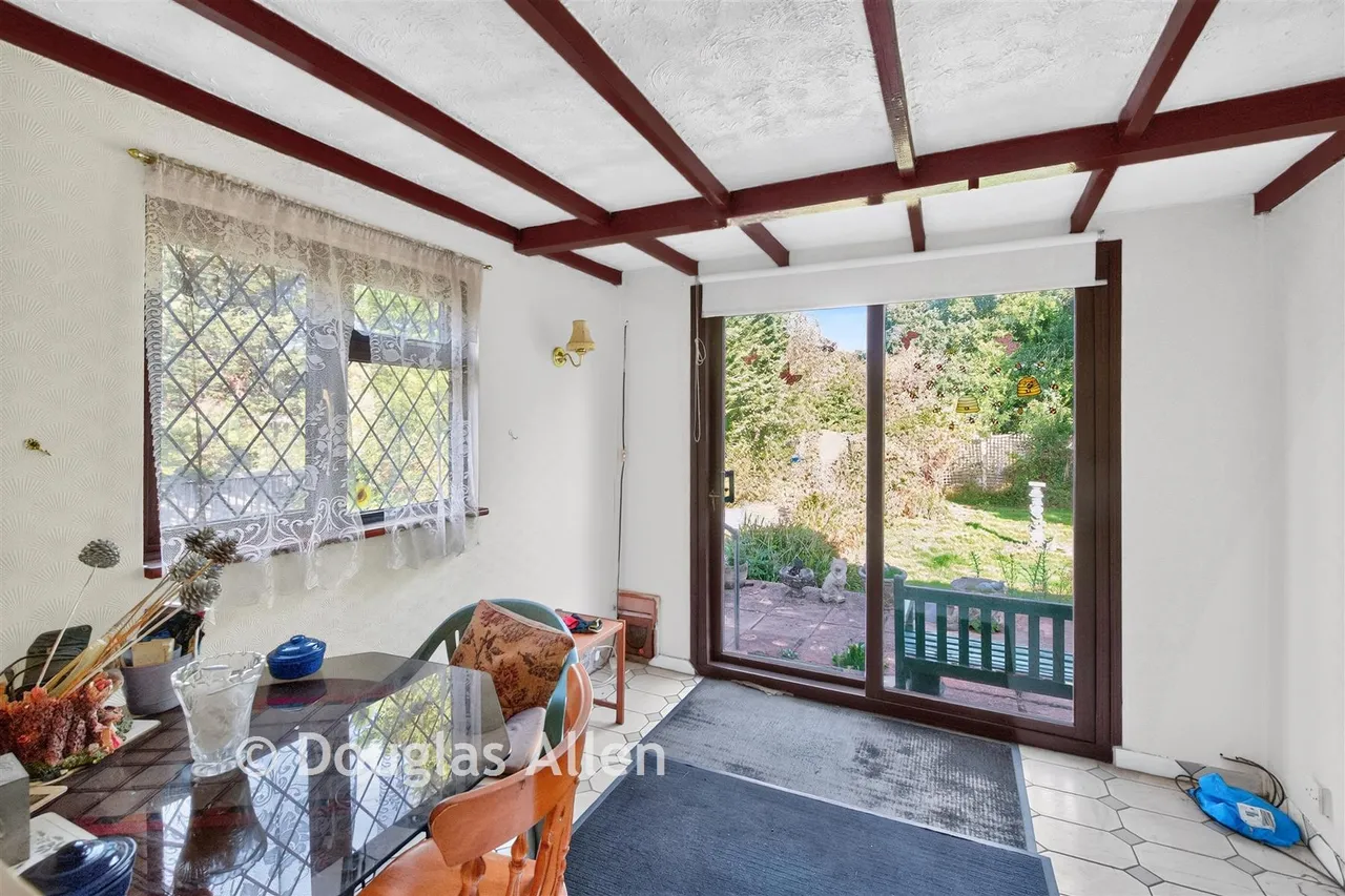 Sugden Avenue, Wickford, SS12, photo 9