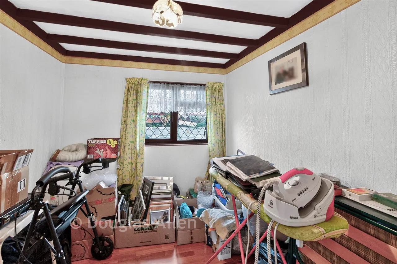 Sugden Avenue, Wickford, SS12, photo 16