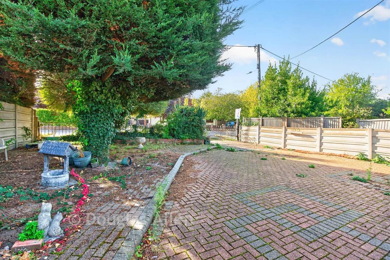 Sugden Avenue, Wickford, SS12, photo 21