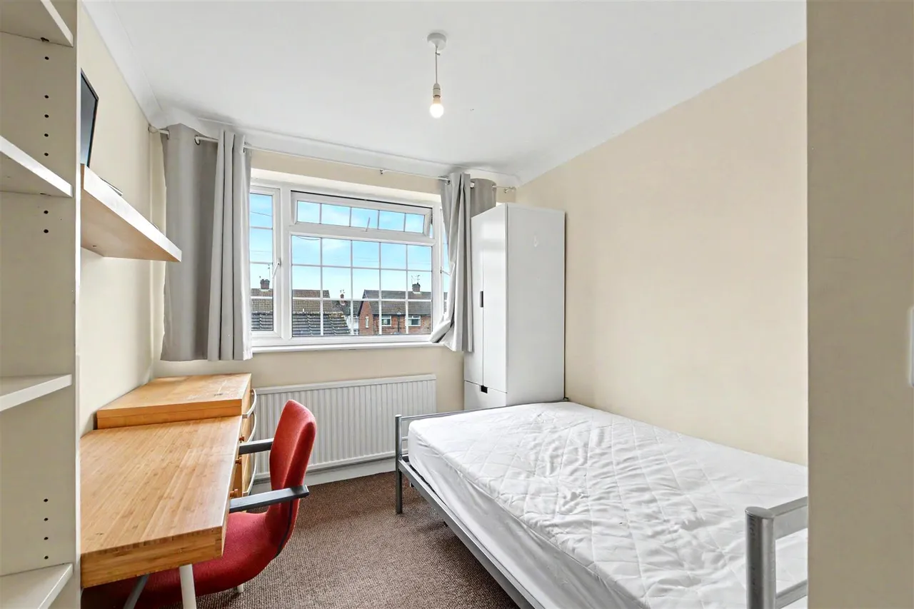 Myrtle Grove, Beeston, NG9, photo 10