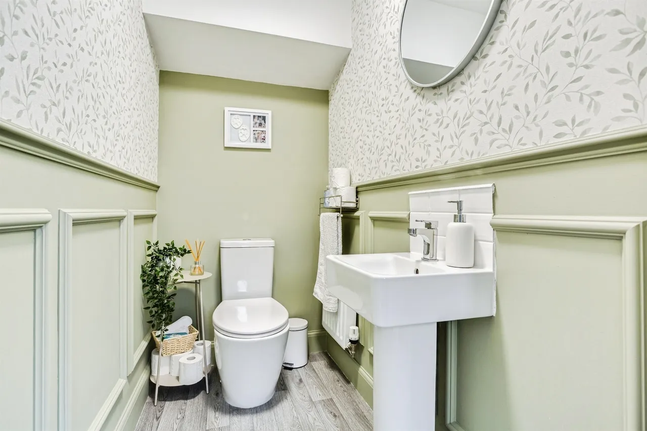 Burkwood Drive, Wakefield, WF1, photo 13