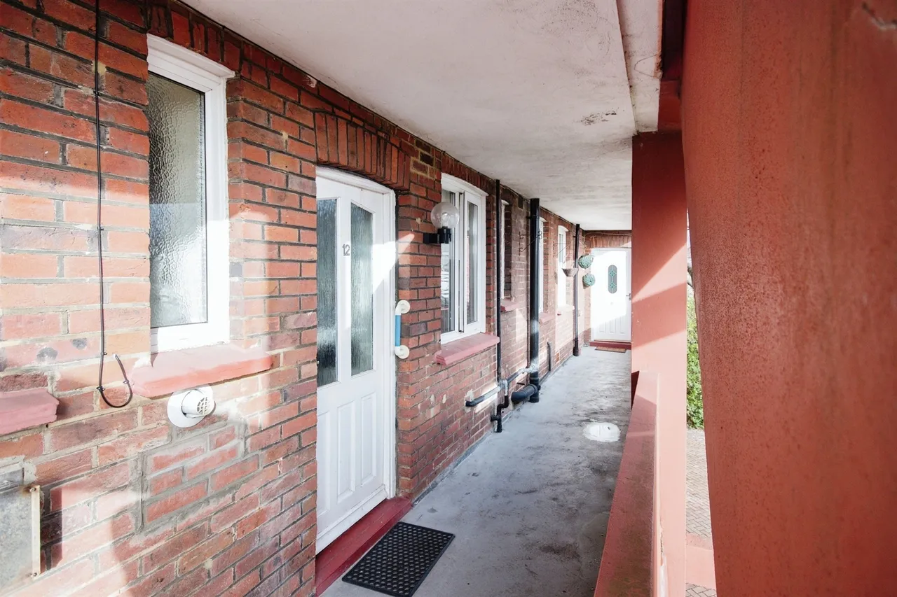 Wimborne Road, Bournemouth, BH9, photo 15