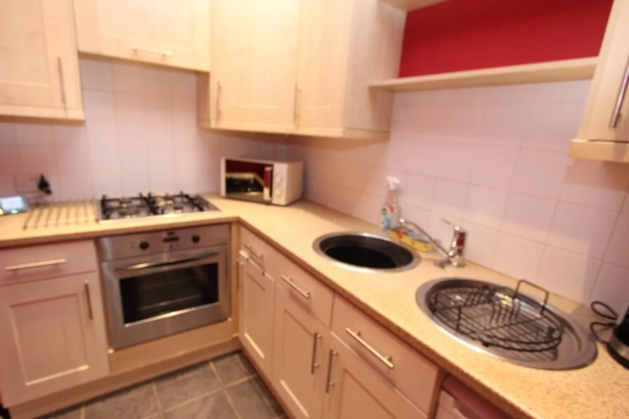 Newlands Road, G44, photo 5