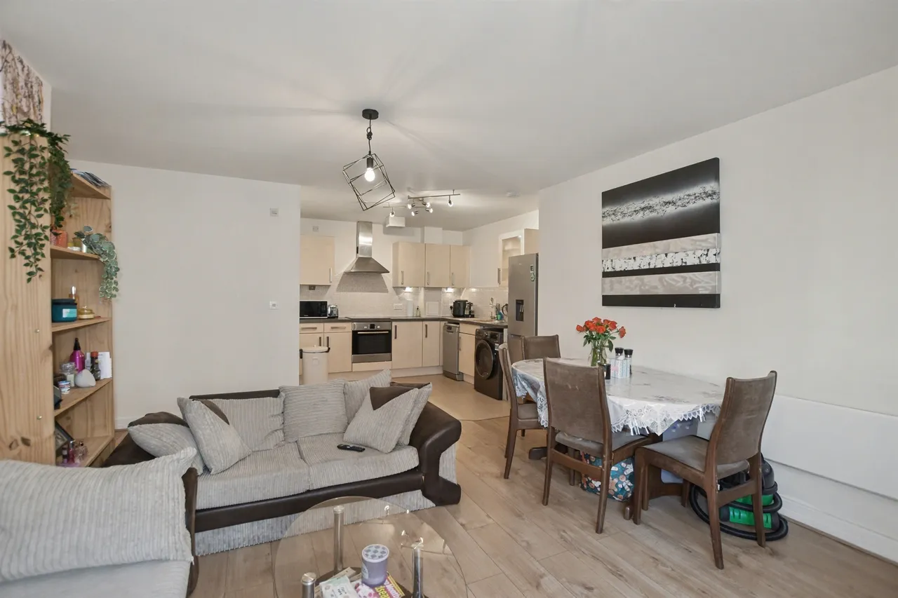 Oakwood Close, London, photo 2