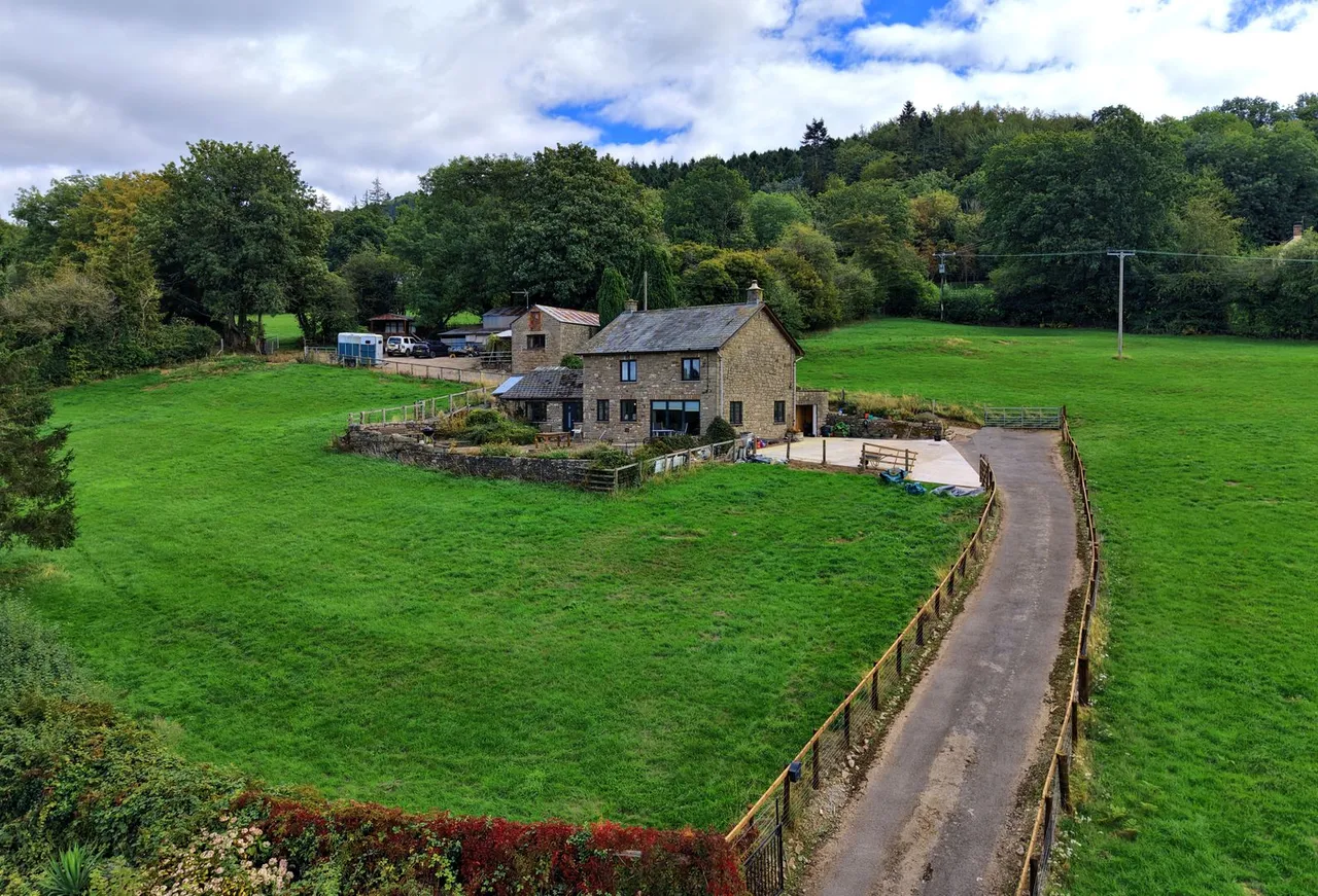 Highfield, Lydart, photo 4