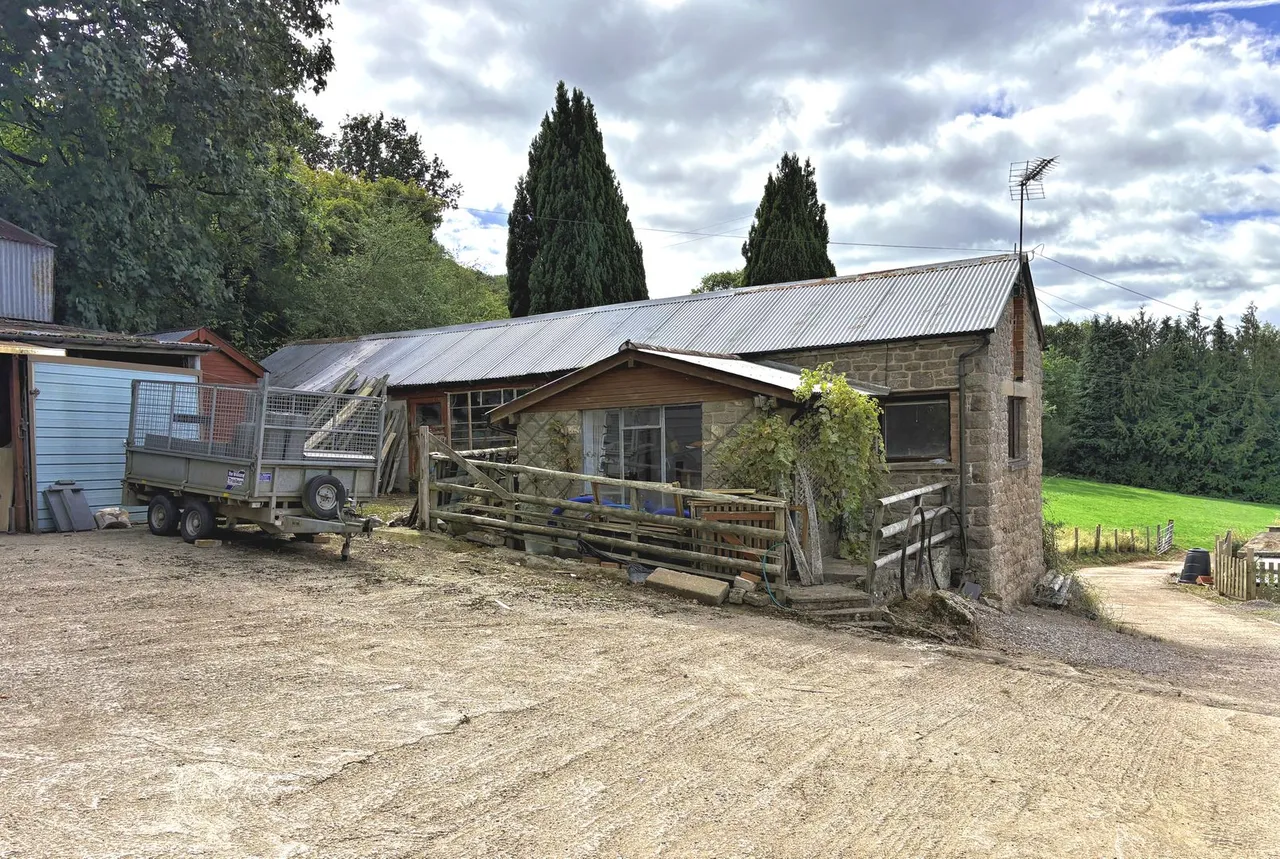 Highfield, Lydart, photo 21