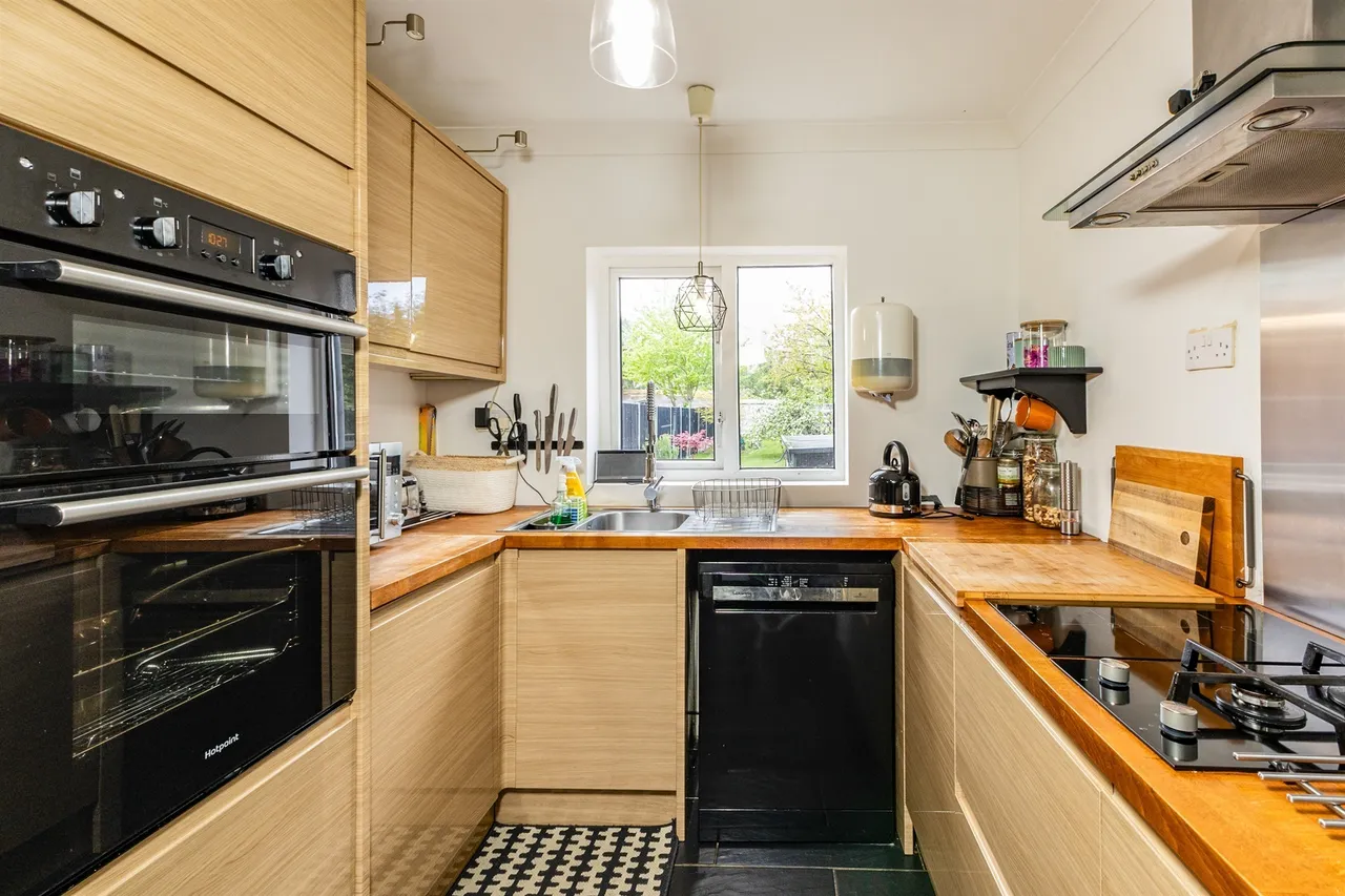 Milton Road, Earley, Reading, photo 4
