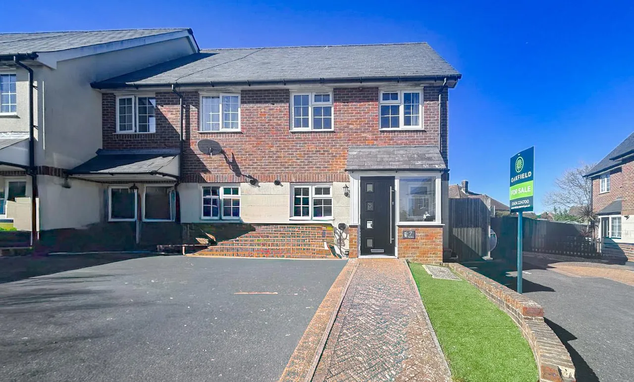 3 bed house for sale — The Mews, Bexhill-On-Sea, TN40 2GL