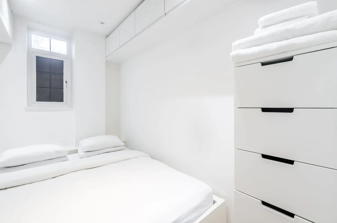 1 bed flat for sale — 10 Cambridge Court, Sussex Gardens, London