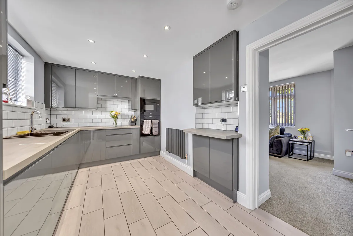 Paines Brook Way, Romford, RM3 9JP, photo 2