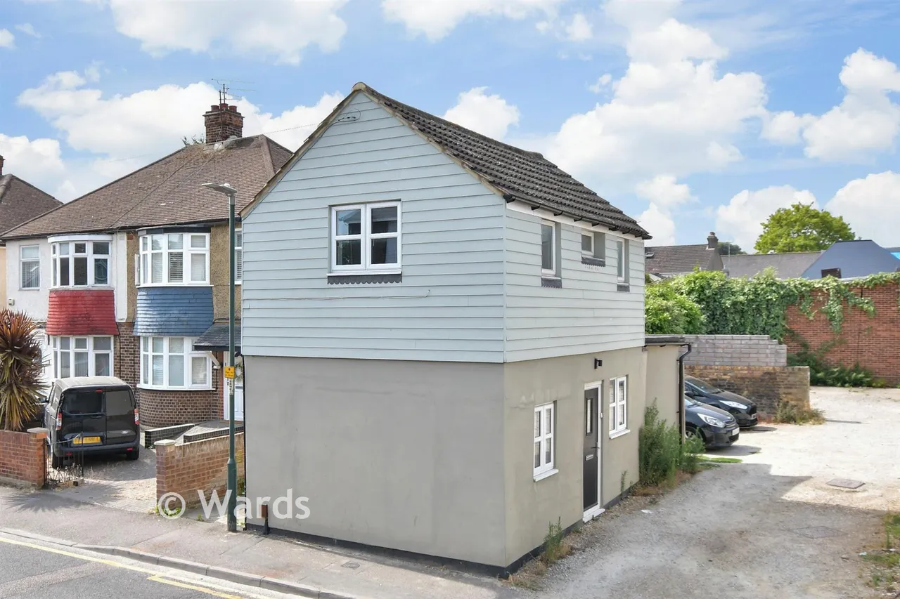 2 bed house for sale, Solomon Road, Rainham, ME8