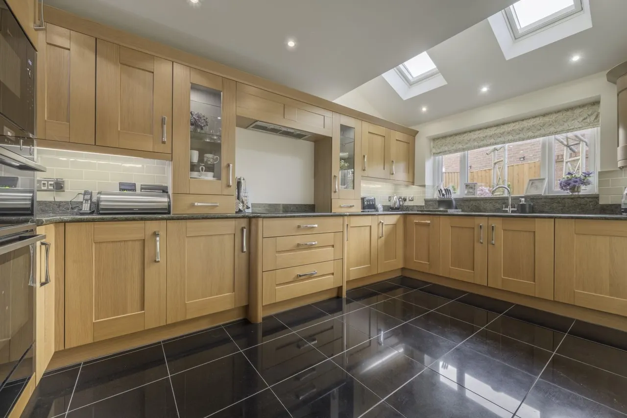 Ironstone Close, Swindon, SN25, photo 5