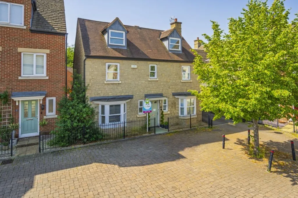 4 bed house for sale, Ironstone Close, Swindon, SN25
