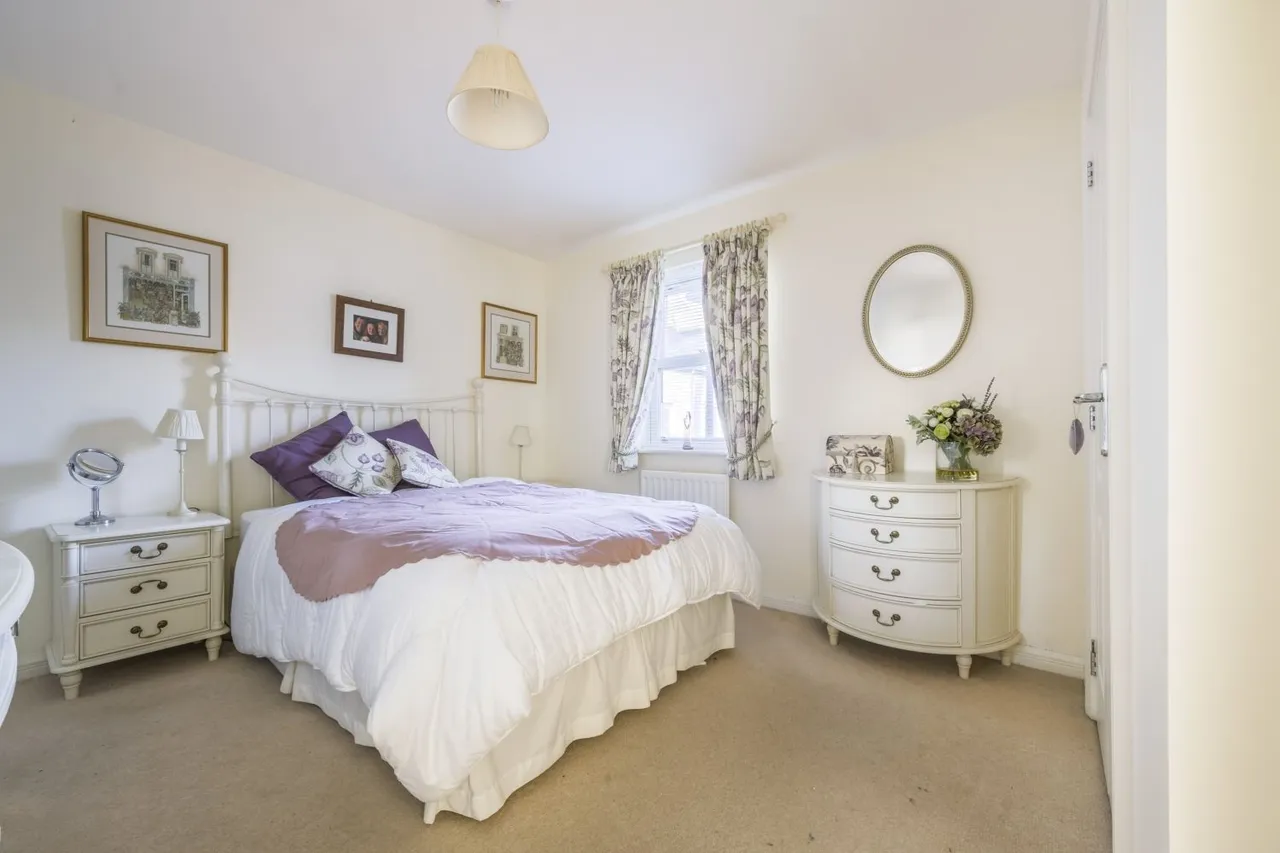 Ironstone Close, Swindon, SN25, photo 7